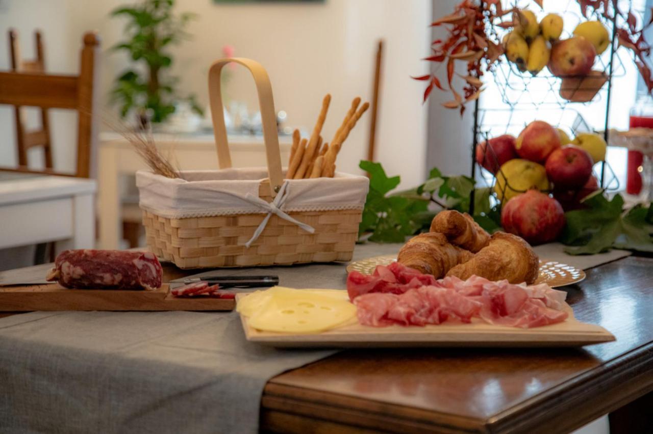 B&B Quattro Stagioni Charme And Wellness Besnate Kültér fotó