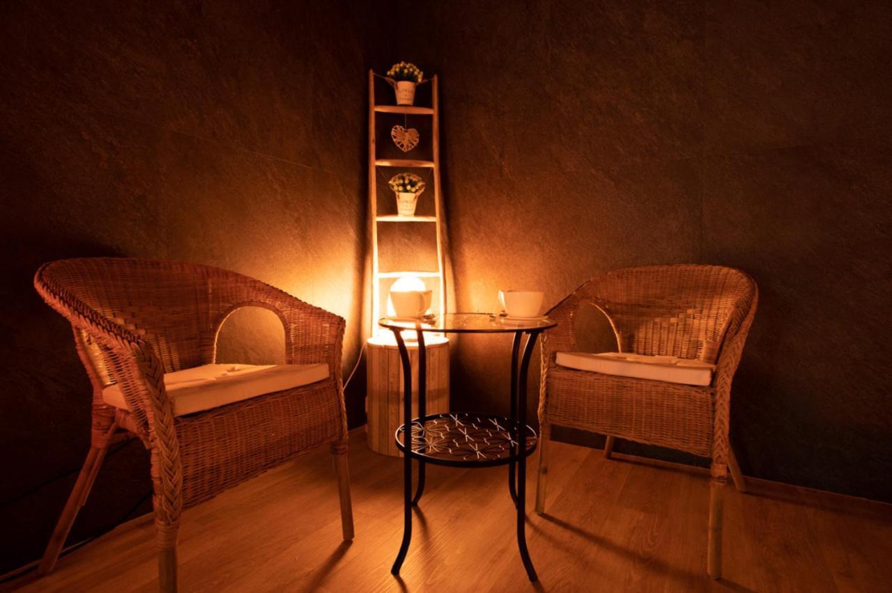 B&B Quattro Stagioni Charme And Wellness Besnate Kültér fotó
